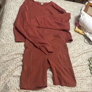 Cute cropper sweatshirt and biker shorts set